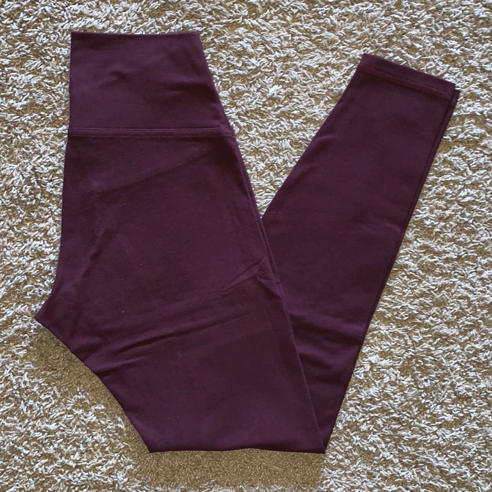 Like new Old Navy High-Waisted Balance Yoga Leggings
